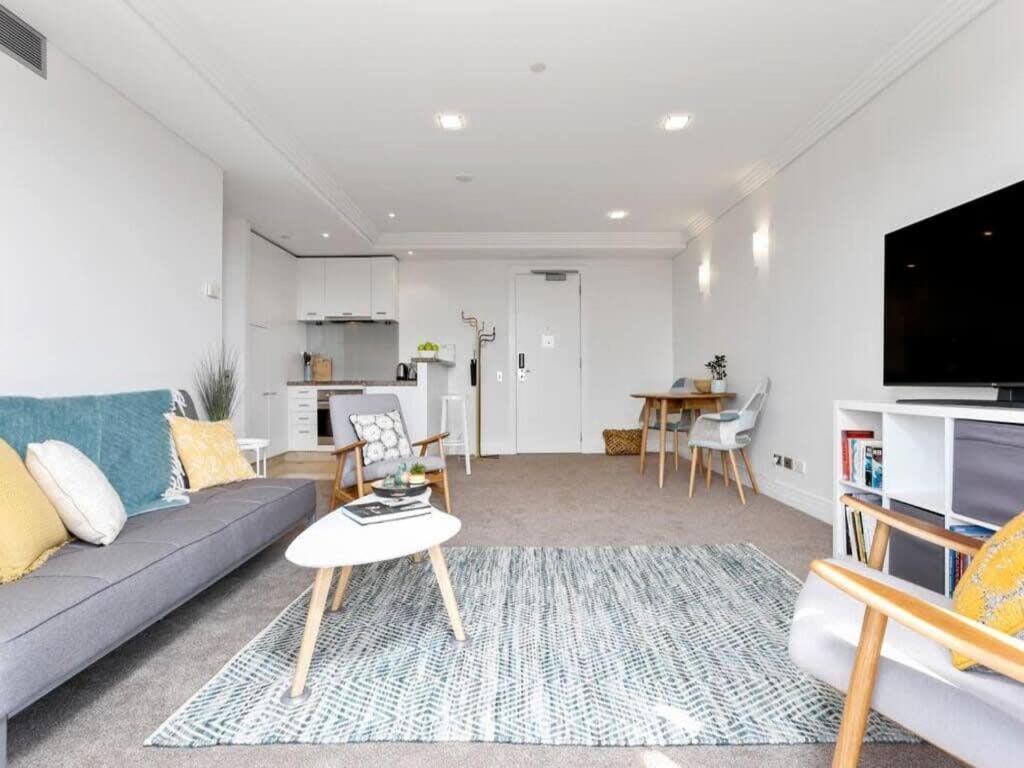 Bright One Bedroom Beauty With Balcony And Unbeatable Views Auckland Extérieur photo