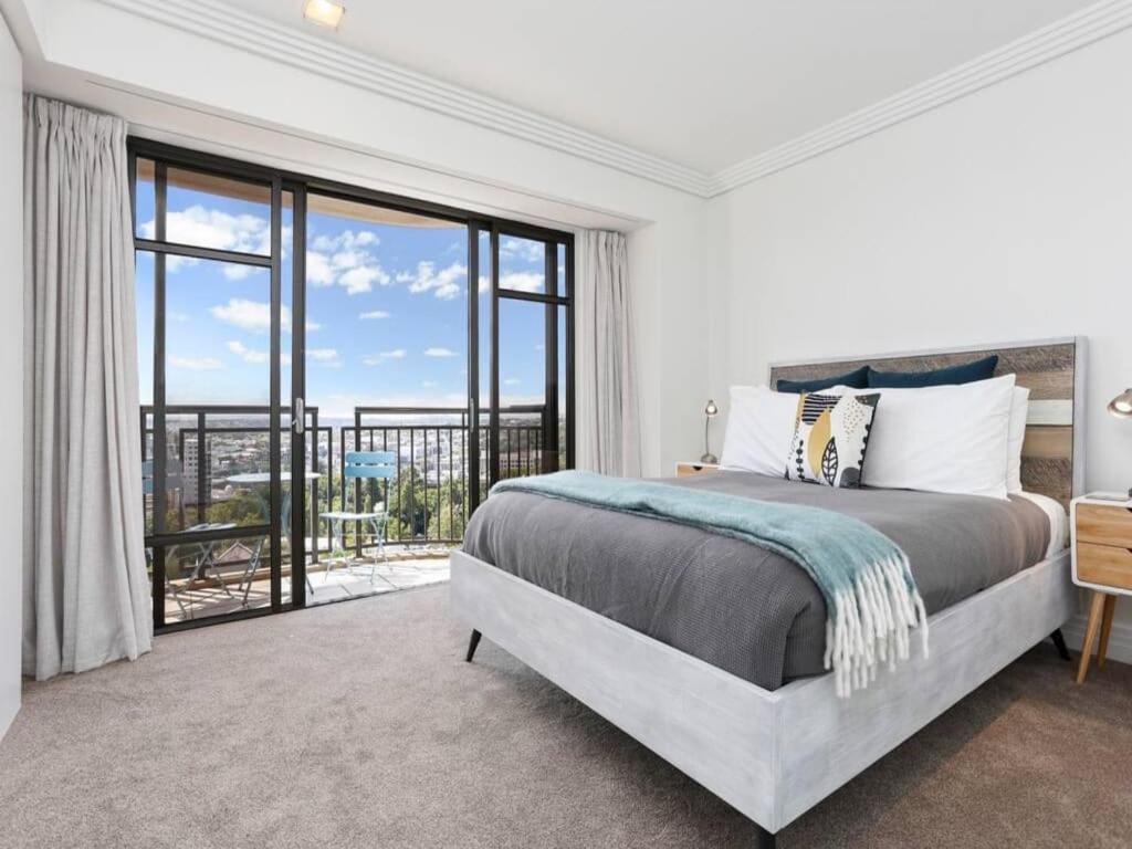 Bright One Bedroom Beauty With Balcony And Unbeatable Views Auckland Extérieur photo